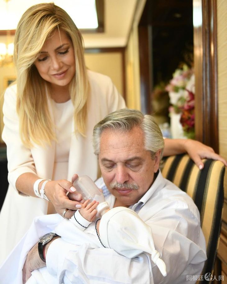 alferdez-mamadera-2jpg