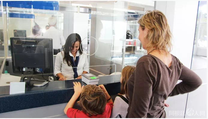 6B8BF976-EF46-4EB5-A225-94843C3D8813