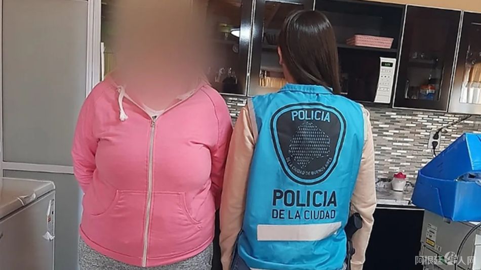 viuda-negra-del-hipodromo-de-palermo-20221013-1435377