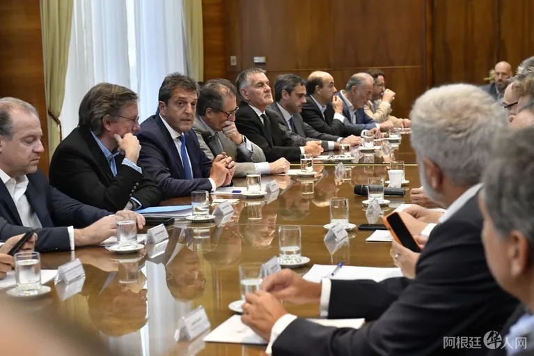 GP35AYEI3RATNACUT5MUXBYMVE