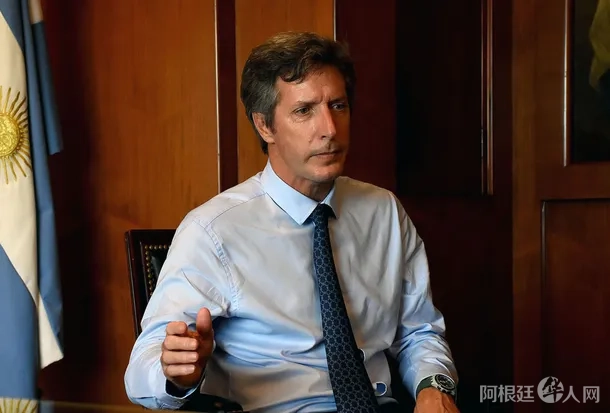 santiago-bausilijpg santiago-bausilijpg