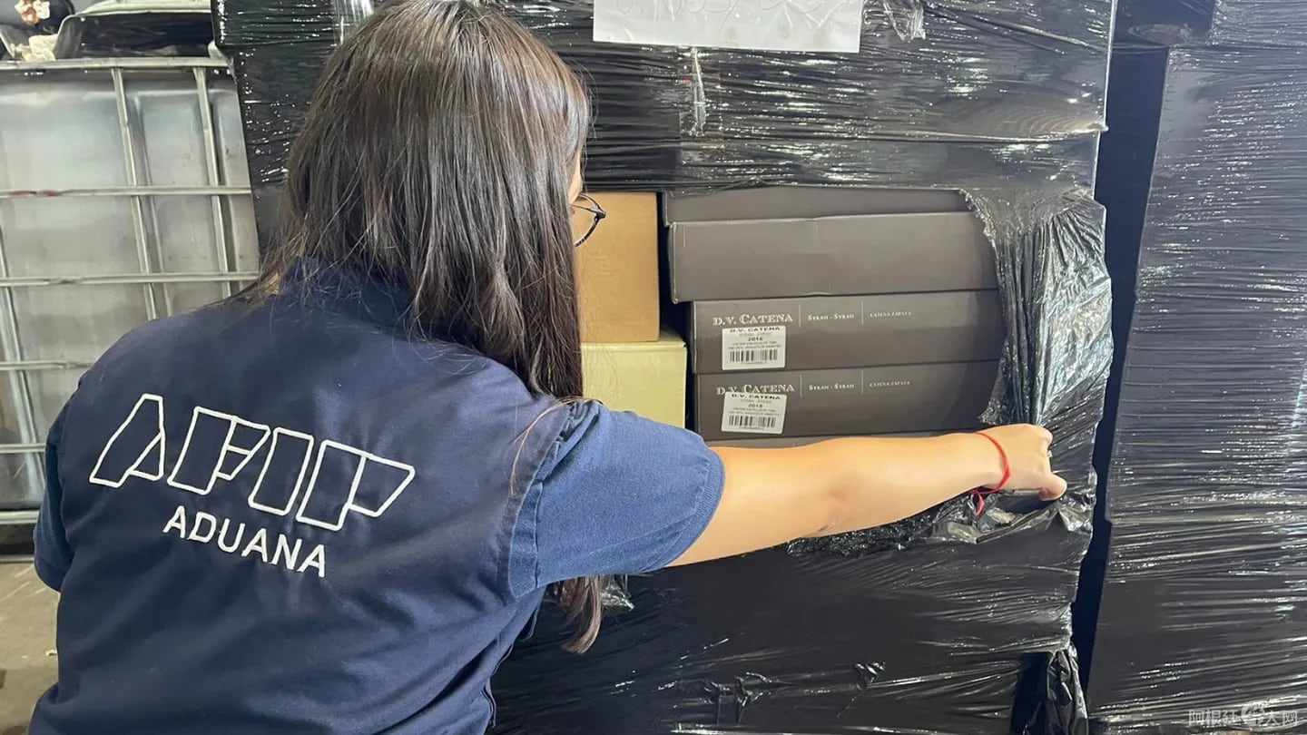 DXAAUYWVBVHAZD6ZFVBLZXRX7U