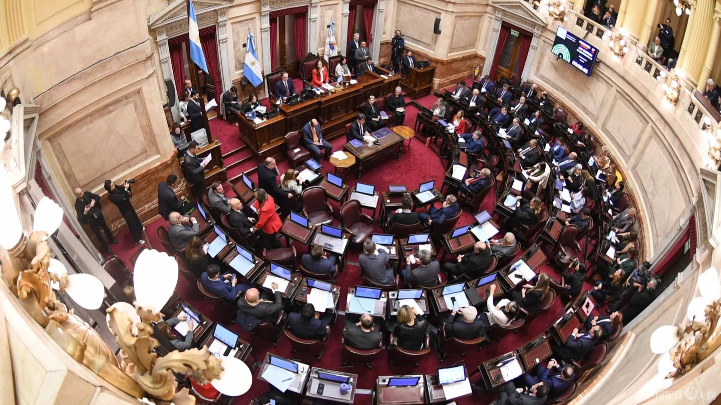 FXXYFFYQPBDL3PD6AX6XYEMG2E