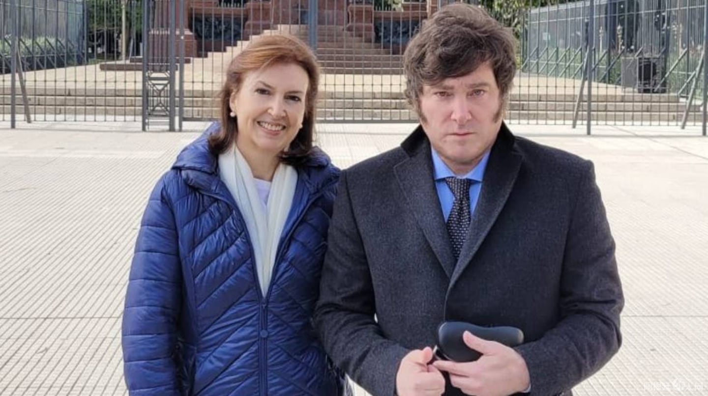 exministra-diana-mondino-y-presidente-javier-milei-foto-na-CA4Y32HT25GZ7A37UIVIGGYRRE exministra-diana-mondino-y-presidente-javier-milei-foto-na-CA4Y32HT25GZ7A37UIVIGGYRRE