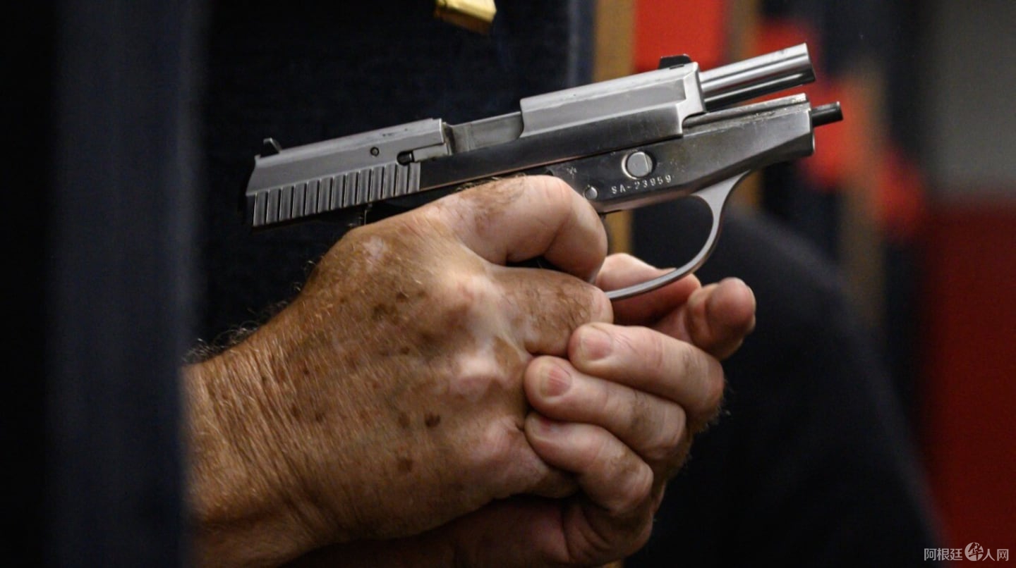 el-gobierno-bajo-a-18-anos-la-edad-minima-para-ser-legitimo-usuario-de-armas-foto-afped-jones-2GWA5GT4DBD7HL4IL2QRTEHCN4-3 el-gobierno-bajo-a-18-anos-la-edad-minima-para-ser-legitimo-usuario-de-armas-foto-afped-jones-2GWA5GT4DBD7HL4IL2QRTEHCN4-3