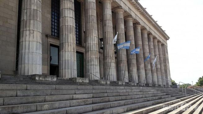 facultad-derecho-la-uba-foto-telamjpg facultad-derecho-la-uba-foto-telamjpg