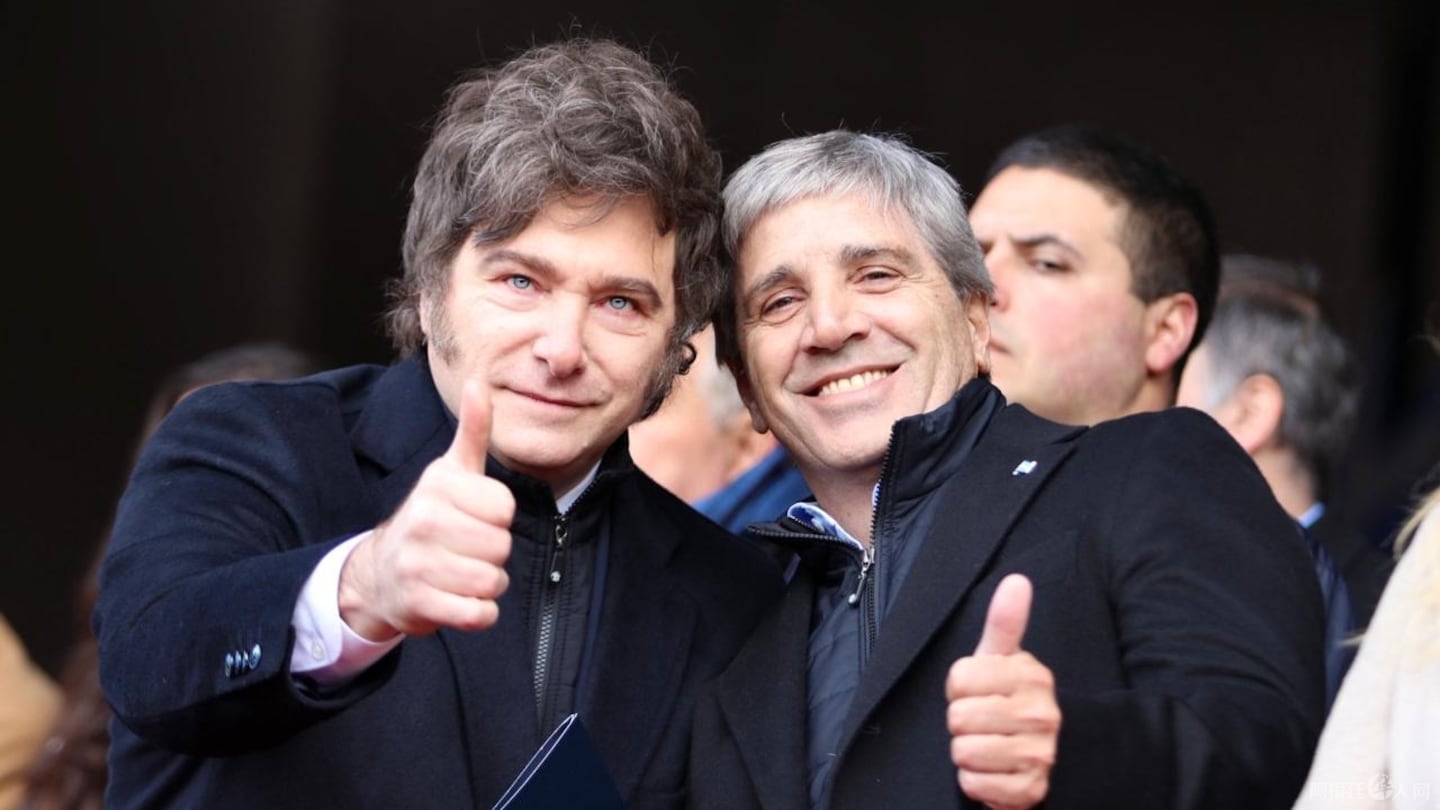 el-presidente-javier-milei-junto-al-ministro-de-economia-luis-caputo-foto-x-jmilei-RXA6Y2YLD5F57JDFRBSDCL7FEE